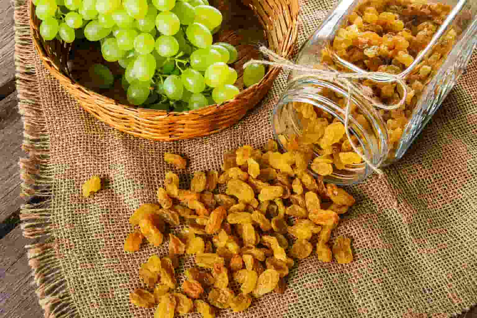 کشمش سبز خانگی ارگانیک و پرخاصیت